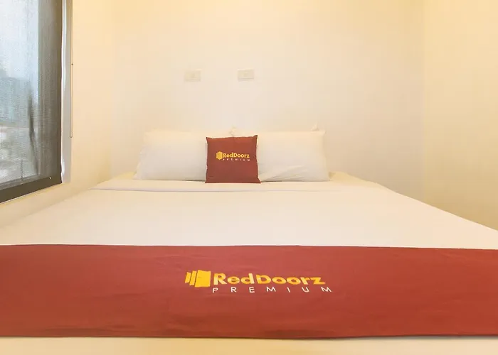 Reddoorz Premium At Mytown New York