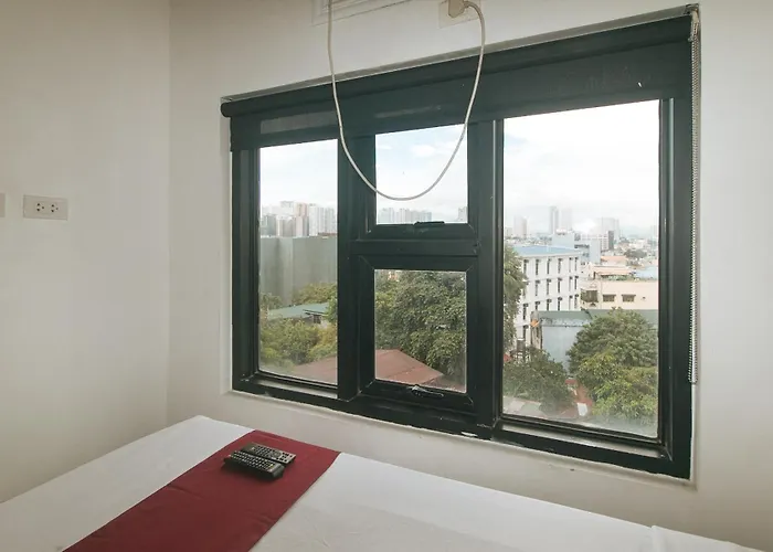 Hotel Reddoorz Premium At Mytown New York 2*
