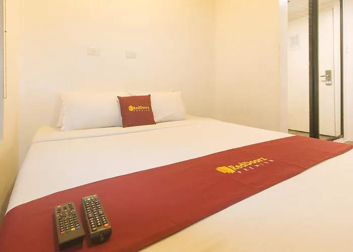 Reddoorz Premium At Mytown New York Hotel Manila