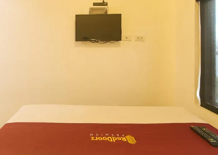 Reddoorz Premium At Mytown New York Hotel