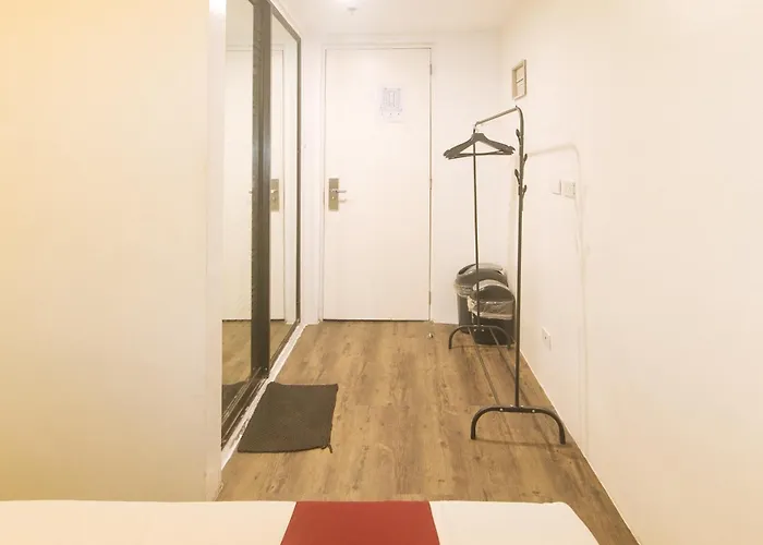 Reddoorz Premium At Mytown New York Hotel Manila