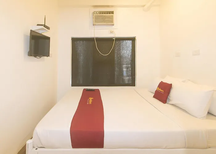 Reddoorz Premium At Mytown New York Hotel