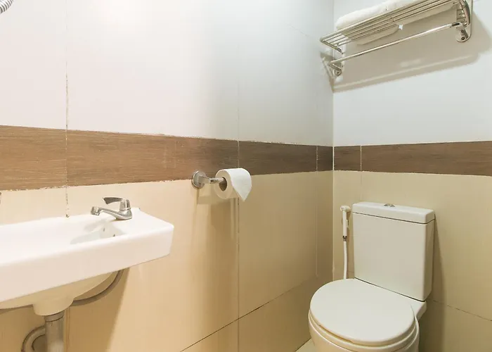 Reddoorz Premium At Mytown New York Hotel 2*
